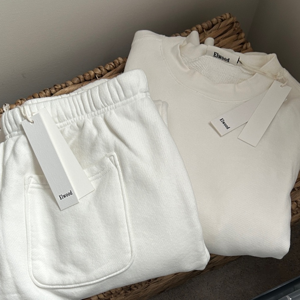 Elwood White Sweatshirt and Core Straight Leg Sweatpants